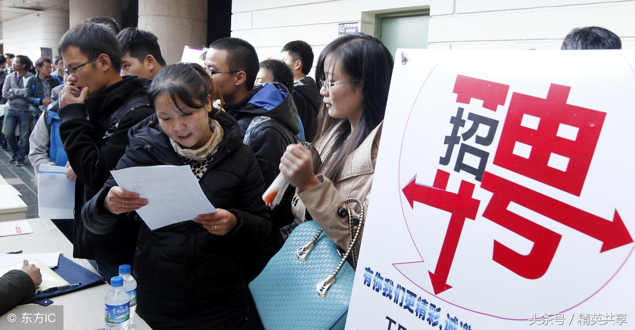 应届毕业生简历模板需要写成绩吗,应届毕业生如何写求职简历模板