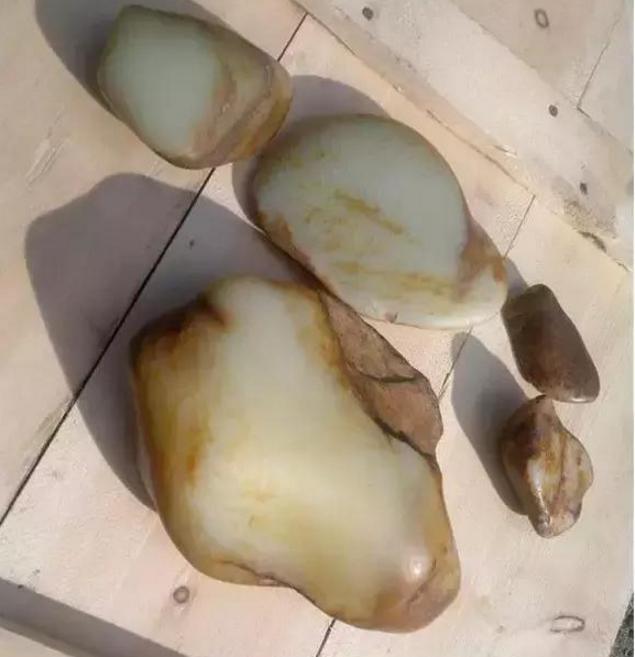 祁连山玉石原石怎样鉴别,玉石原石欣赏