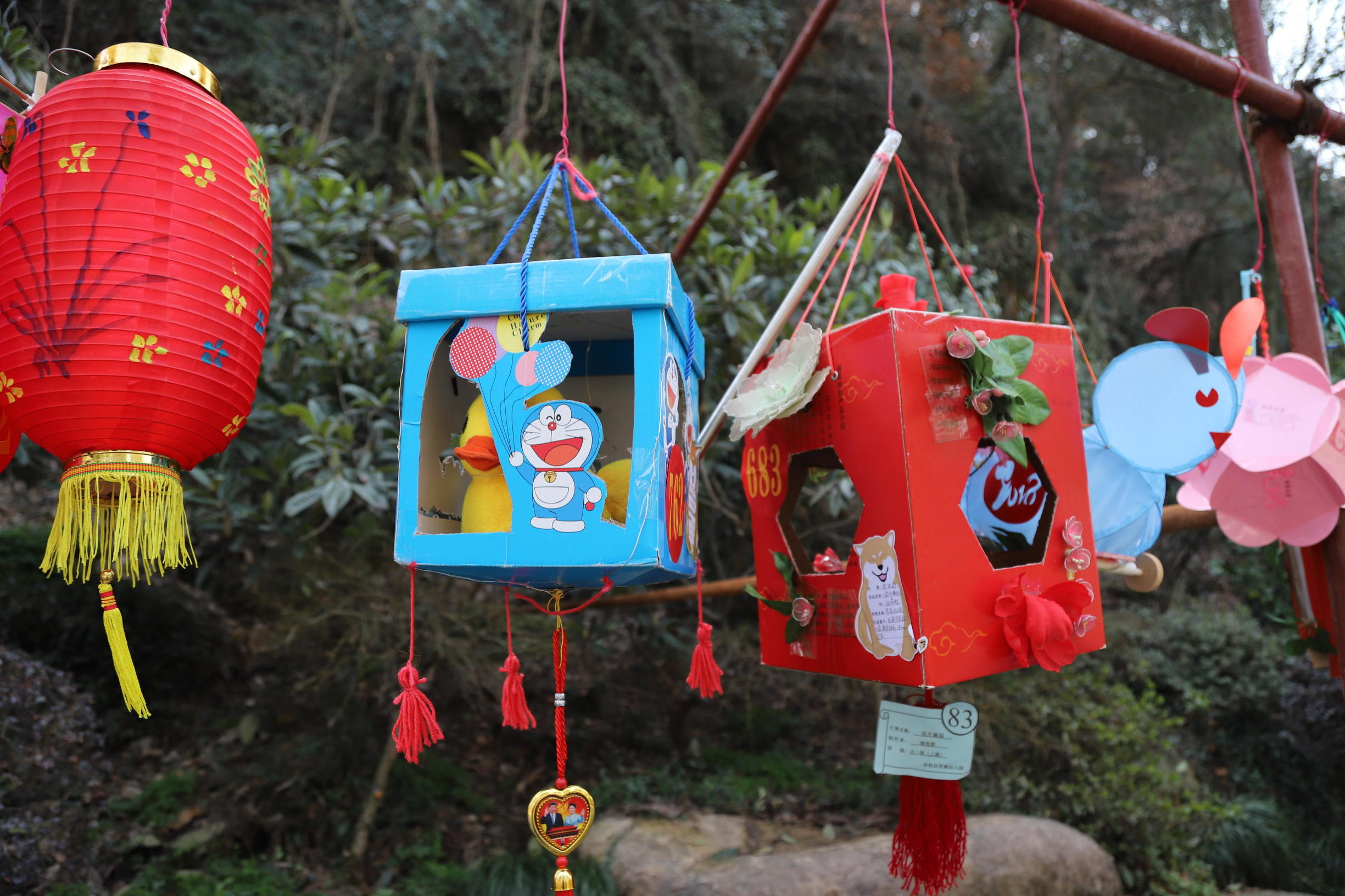 废物利用元宵节花灯手工制作,废物利用元宵花灯手工制作