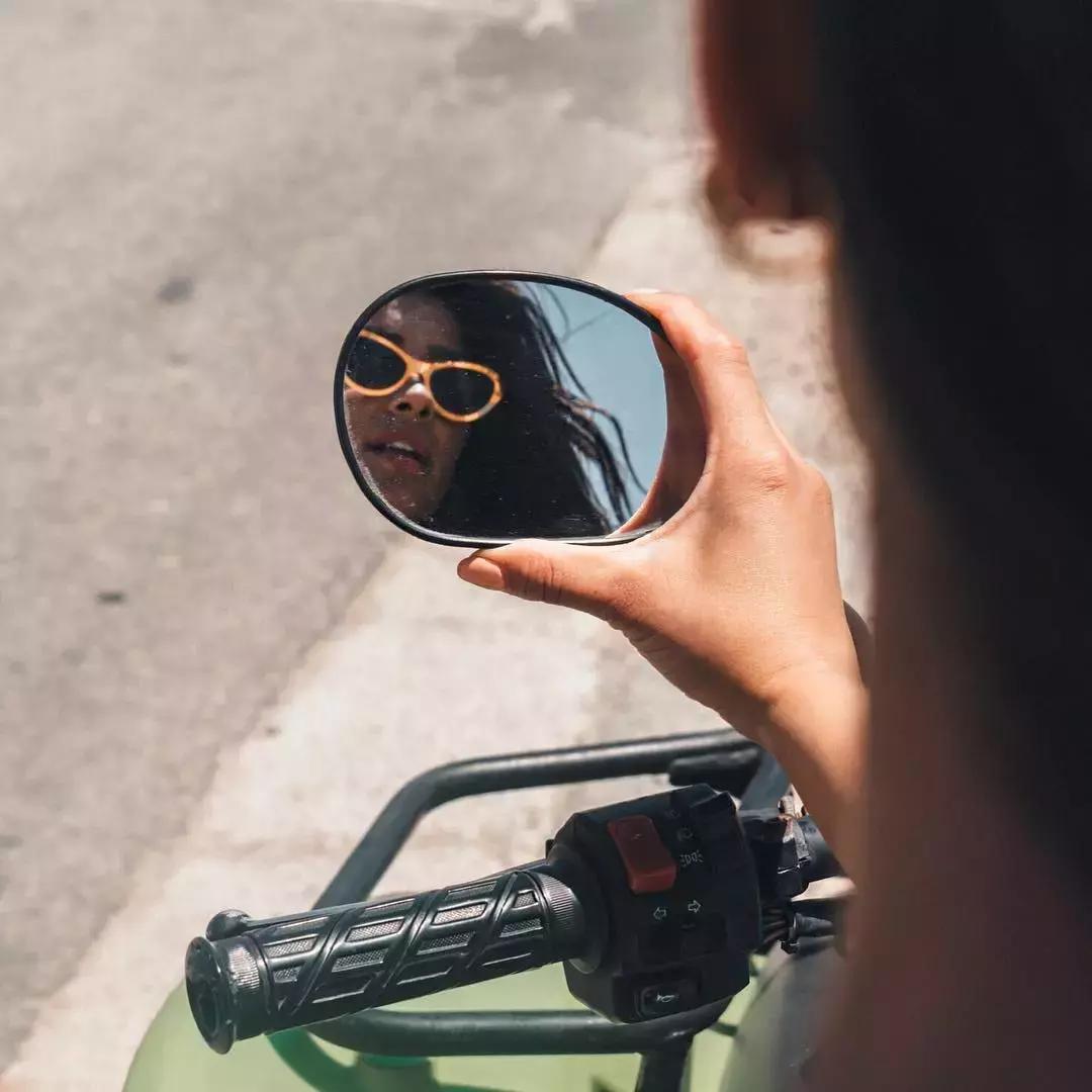 教你一招简单拍出漂亮的自拍照,如何拍出好看的自拍照