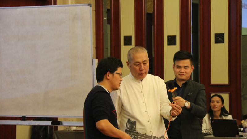 让客户无法拒绝你的销售技巧,让顾客爱上你的方法