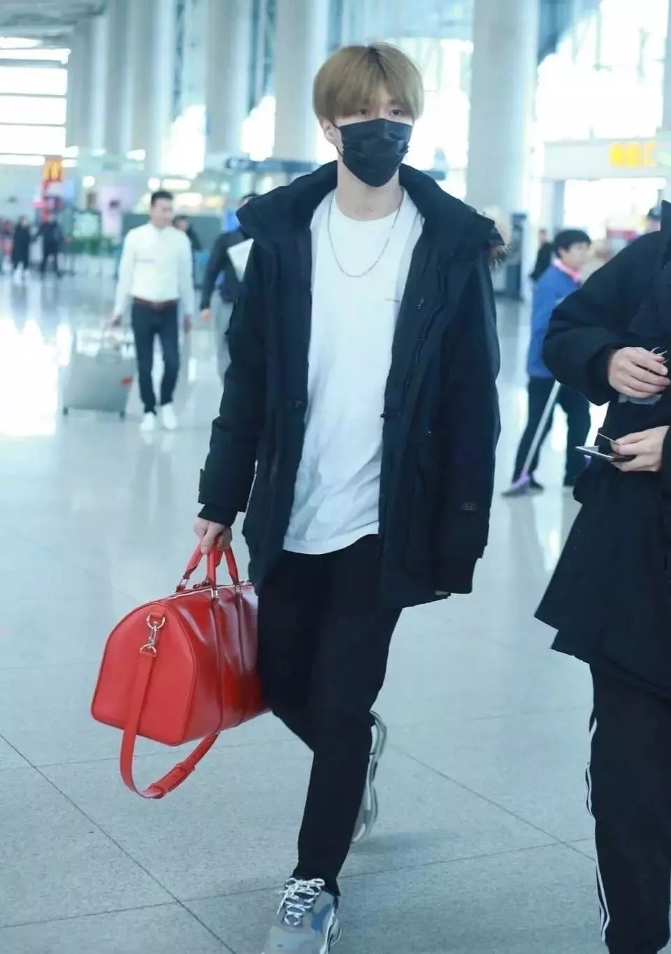 坤音四子歌曲偶像练习生,偶像练习生坤音四子互背