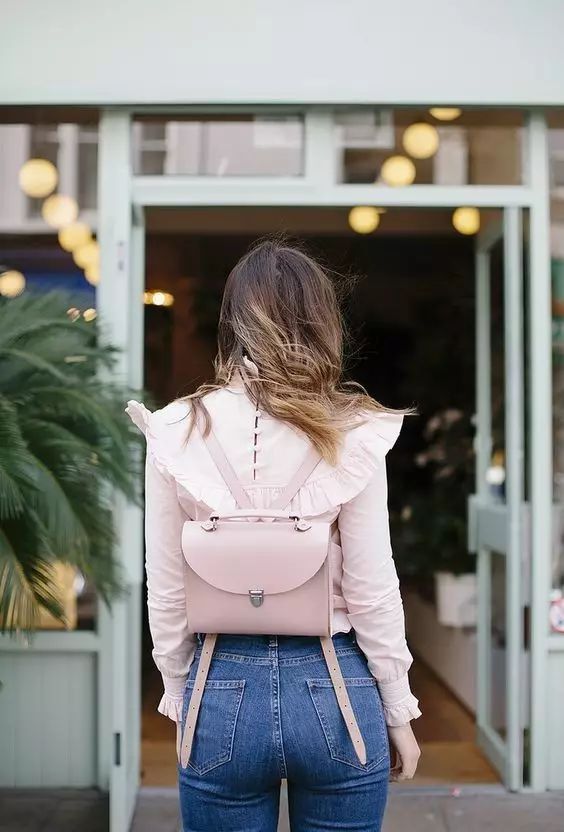 开工大吉带的东西,适合上班族的几款大牌包包分享