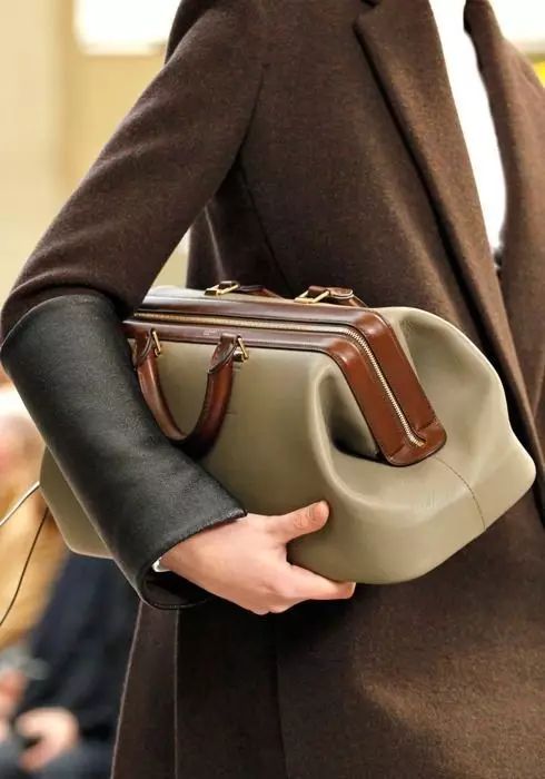 开工大吉带的东西,适合上班族的几款大牌包包分享