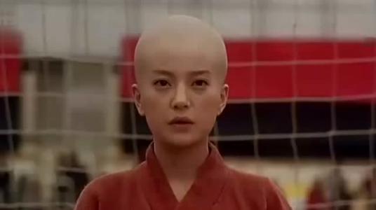 没有经历过磨难的女人可爱吗,没有光头的女明星