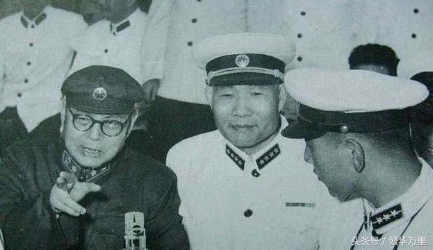 中国海军各个时期军装,海军常服为什么跟陆军的不一样