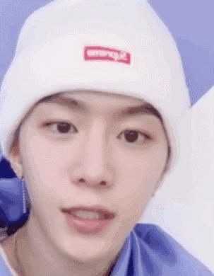 蔡徐坤张艺兴唇膏图片,朱正廷看蔡徐坤唇膏