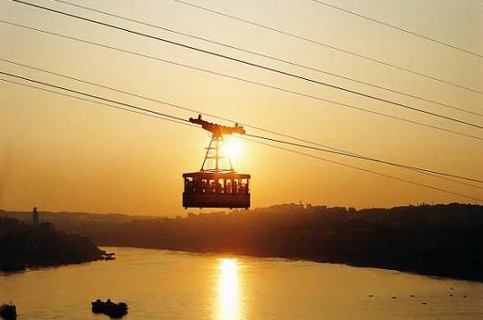 来一趟重庆带什么好,如果有朋友来重庆你会带他去哪