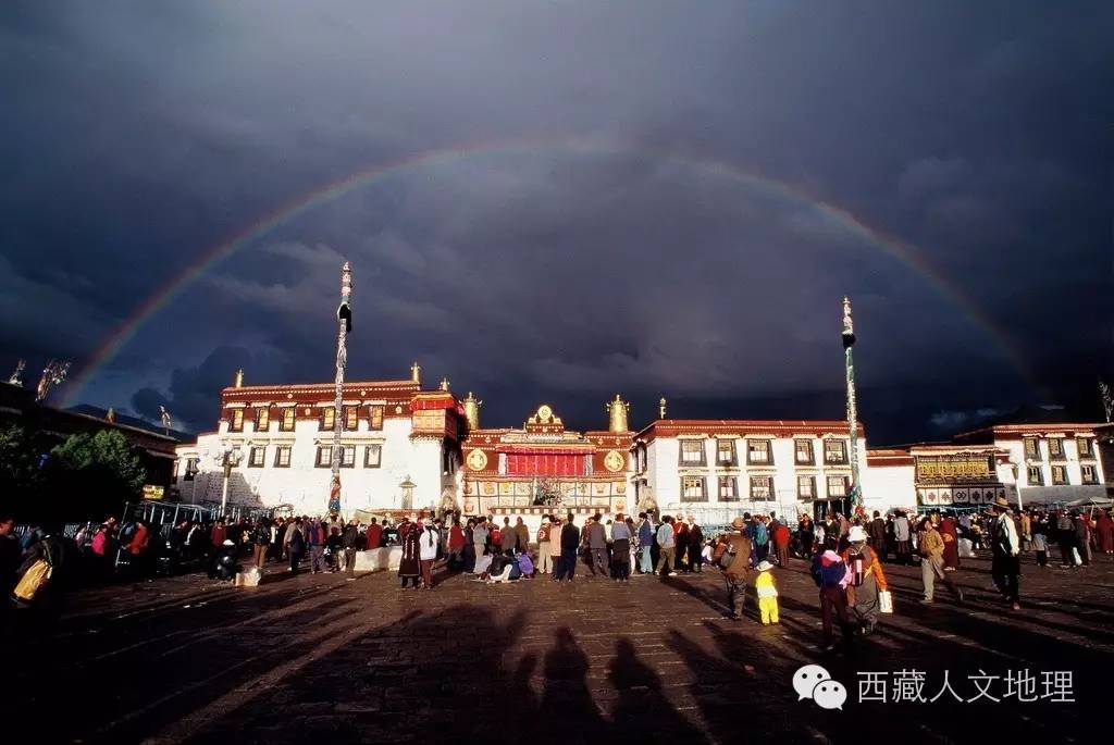 拉萨夜雨发表于哪一年,拉萨夜雨讲解