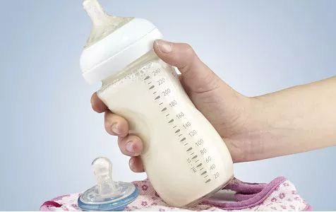 冲奶粉前不刷奶瓶,冲奶粉为什么不用用力摇