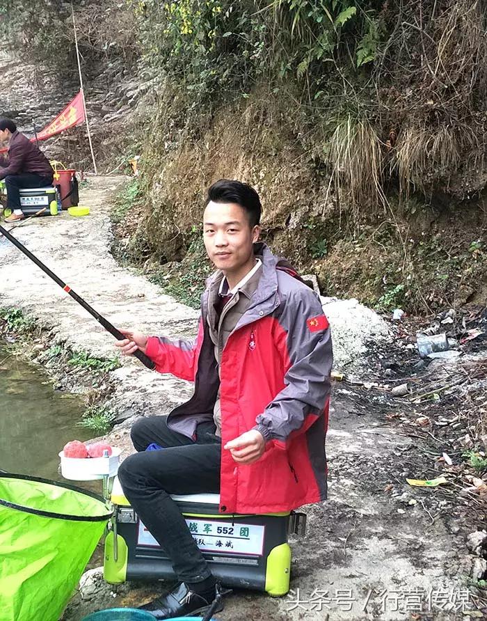 创意的发型,创新的钓鱼比赛,X11战队掐鱼赢得满“塘”彩!