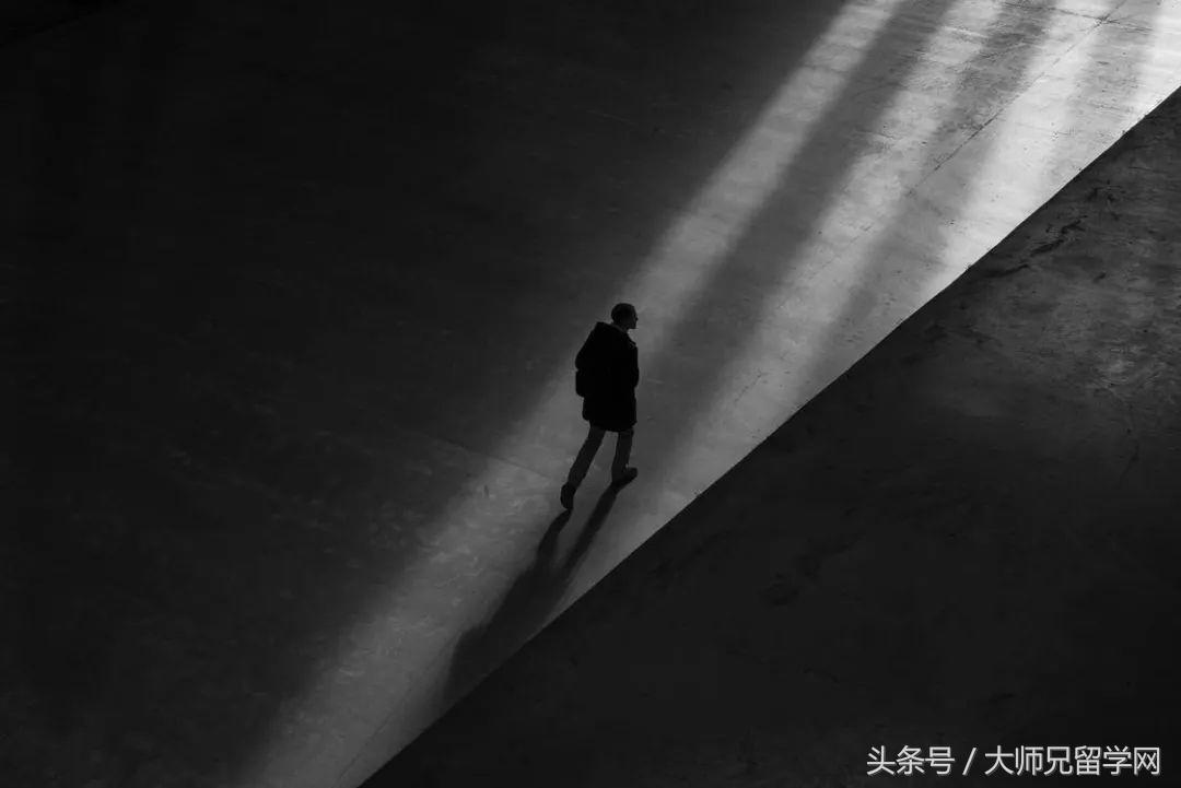 为什么说出国留学费钱,为什么很多人说留学要忍受孤独