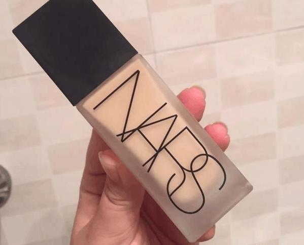 持久不脱妆的粉底液都有这些！打造自然好气色简直了！