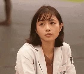 显白的口红哪款好用又持久,春天必须涂口红吗