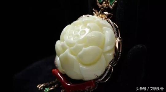 半蜜半珀的蜜蜡和白花蜜蜡哪个好,蜜蜡中白蜜蜡好还是白花蜜蜡好