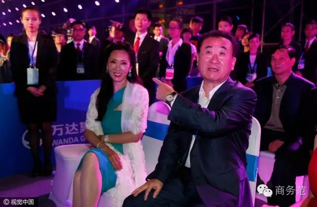 王思聪妈妈晚宴,王思聪妈妈同框