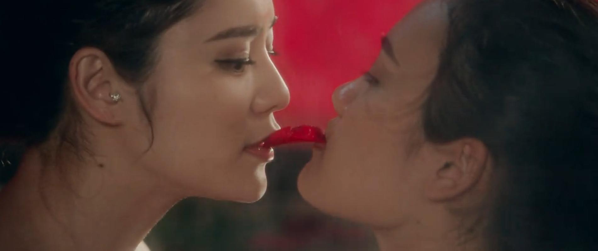 借脸|时来运转，是什么让纯洁女孩走向难以自制的深渊？