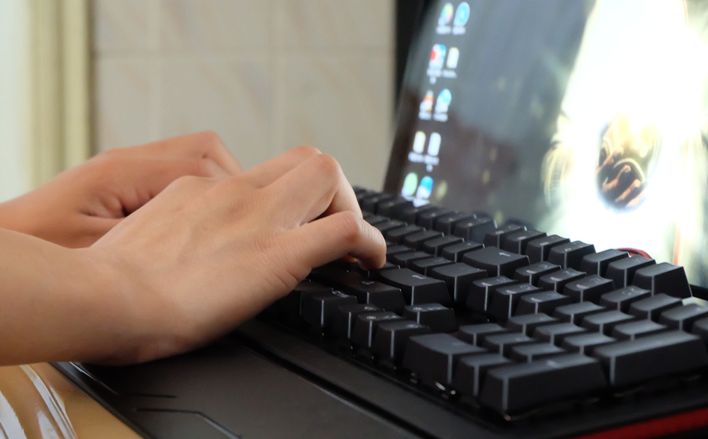 红与黑的冲撞,红与黑的碰撞国语版