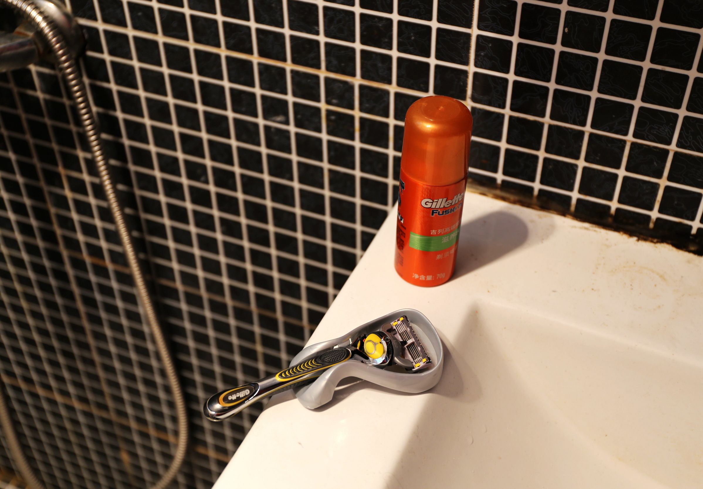 吉列致护和锋隐的区别,吉列锋隐致顺刀头可以通用么