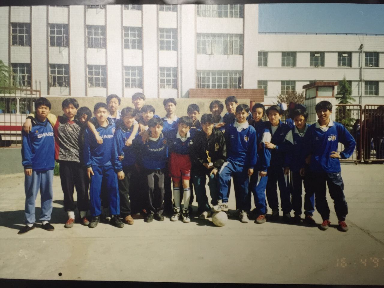 中国足球的发展写照！四张照片讲述足球生涯二十年的故事！