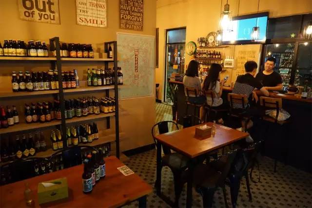 咪阻我！我要装逼去！嚟间小酒馆可以带你Ｂ尽全世界，周年庆还7