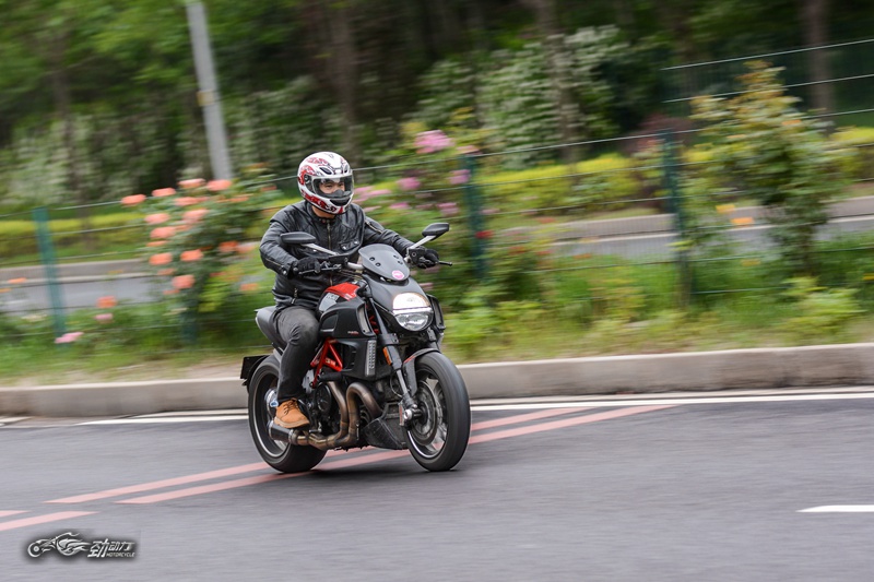 2019款杜卡迪大魔鬼diavel,2021款杜卡迪diavel评测