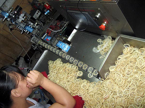 盘点｜从盗版VCD到劣质卫生巾：那些年查处的假冒伪劣商品