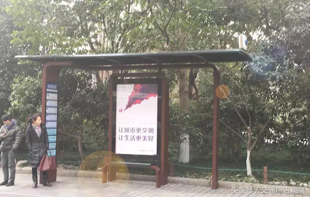 用巴士打造花园式移动天然影院，这波操作你见过么？