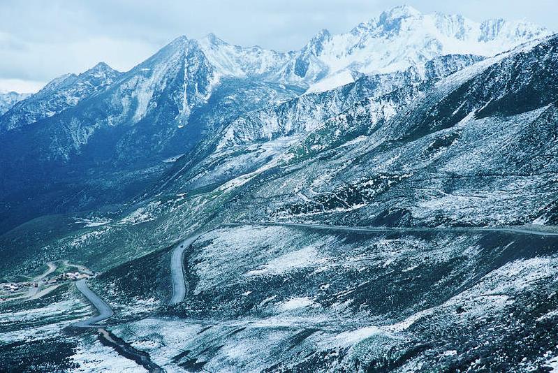 川藏线自驾游哪里可以租车 (川藏线10天租车自驾游)