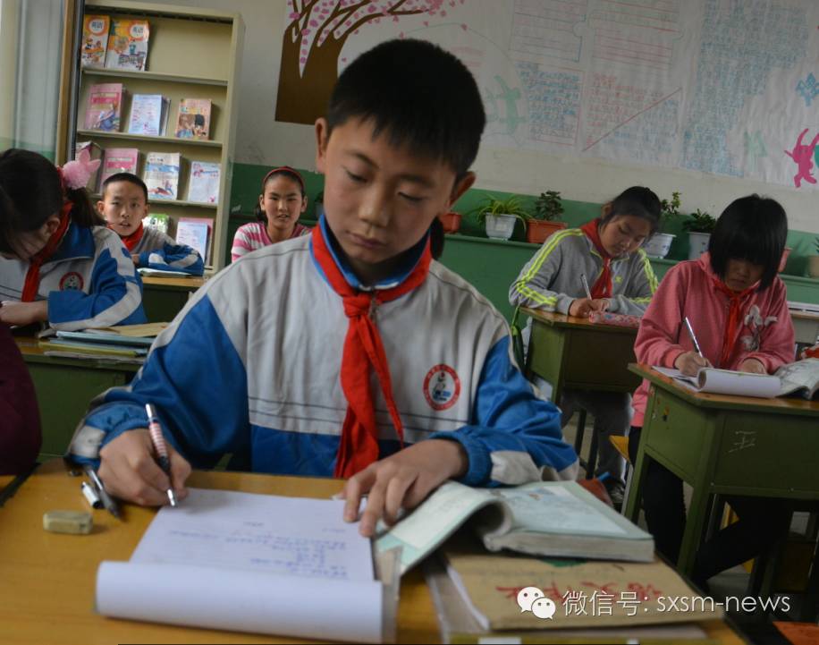 绁炴湪鏁呬簨,绁炴湪鏁呬簨姣旇禌