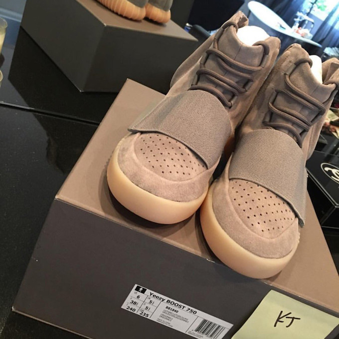 球鞋信息一览|夜光底750Boost、全黑NMD相隔一天发售,要剁脚了