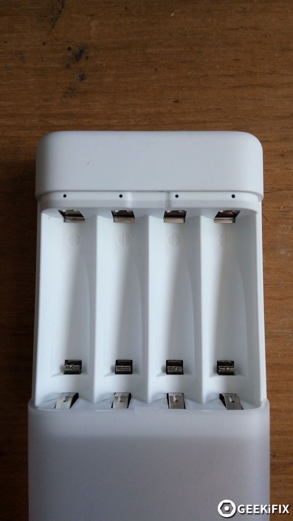 geekifix:紫5双向镍氢电池充电器拆解