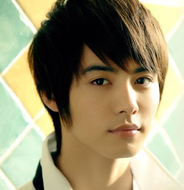 发型男生2022流行发型短发,男生脸大脸圆适合什么发型短发