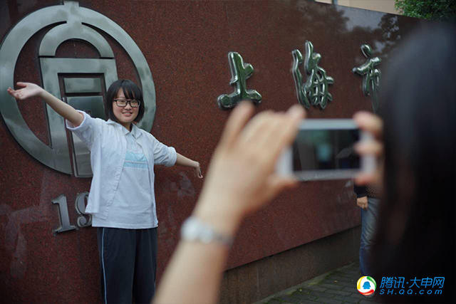 直击2023年高考现场第一天,2020年高考直击现场