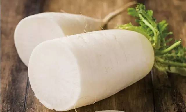 爱吃萝卜的人怎么样,白萝卜的禁忌与注意事项