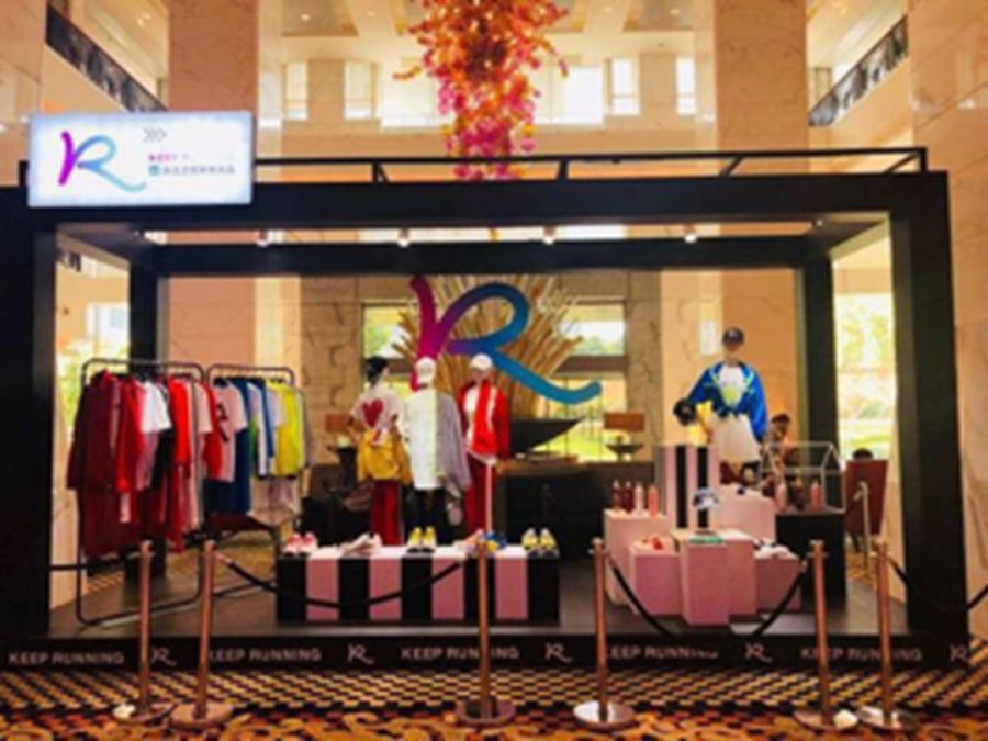 奔跑吧跑男同款鞋子,奔跑吧第一季穿的什么跑鞋