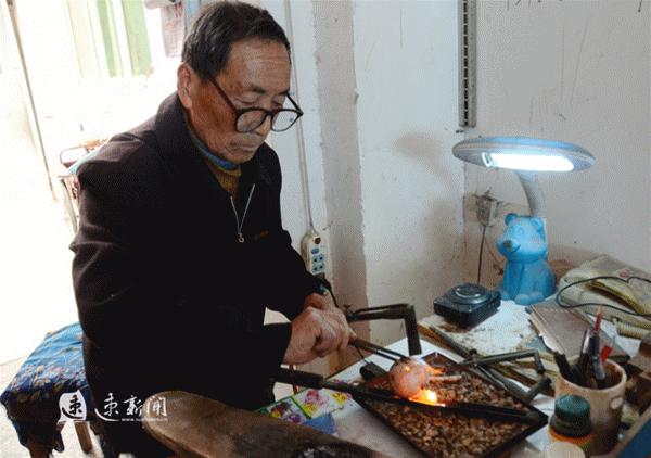 “寻访宿迁的凡人巧匠”系列报道之一：三代人80年守候的乡村“老字号”