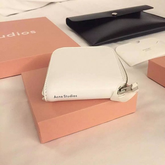 时尚必备单品女士红色钱包推荐,新款钱包型手提包时髦又洋气