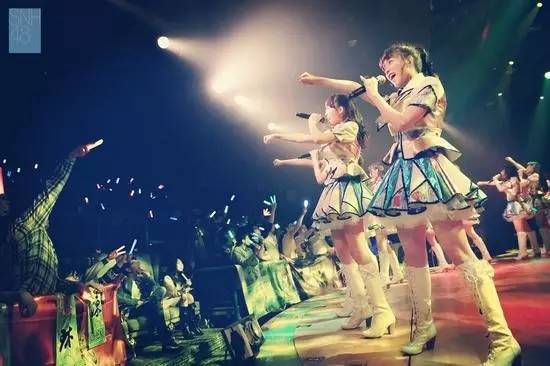 速成偶像能走多远：SNH48和原版开撕，牵出疯狂的女团投资