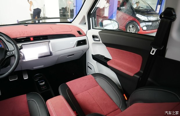 众泰e200电动评测,难得一见的精品汽车