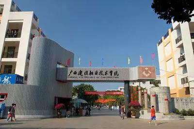 在南宁读大学消费高吗,在南宁读中专学校好吗