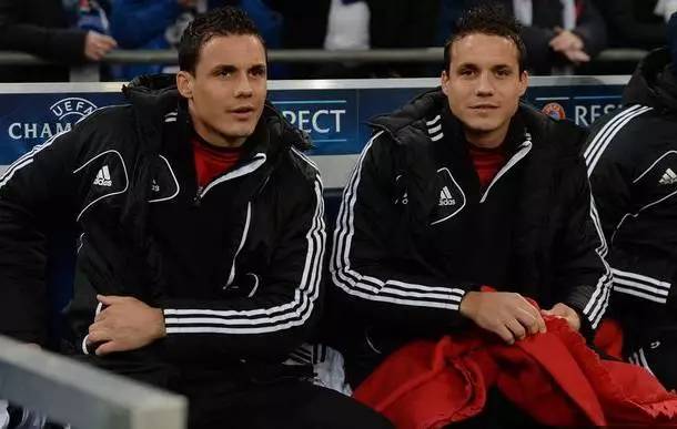 16欧洲杯扎卡兄弟,球知道