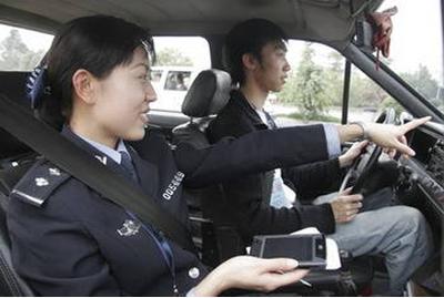 学车驾考宝典好还是一点通好,驾考宝典模拟学车有用吗