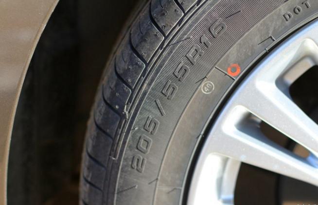 别克英朗20空间,英朗空间坐人实测