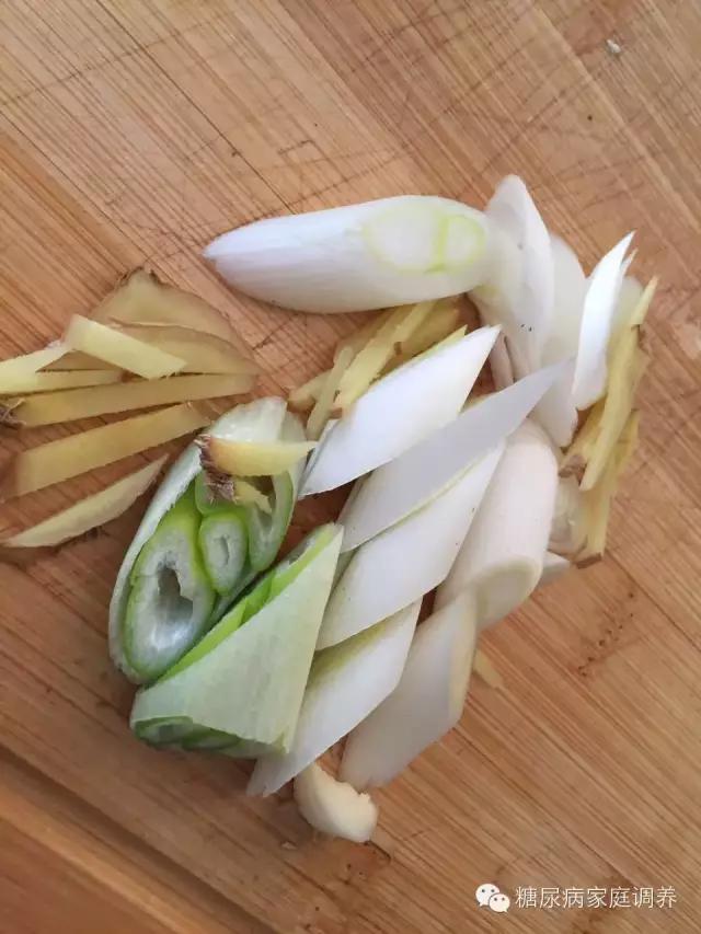 低糖美食优选魔芋豆腐,魔芋烧血豆腐