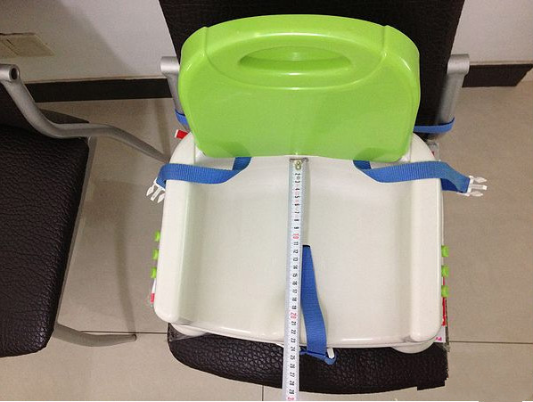 再也不用追着宝宝喂饭了,费雪与BabyFirst小餐椅对比!