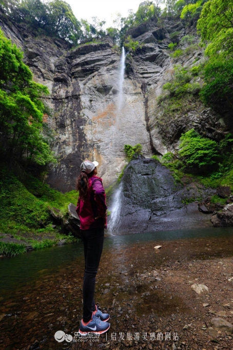 云顶景区瀑布,云顶山峡谷七彩瀑布