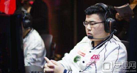 lol话王虎牙首秀uzi韦神,韦神和uzi英雄联盟