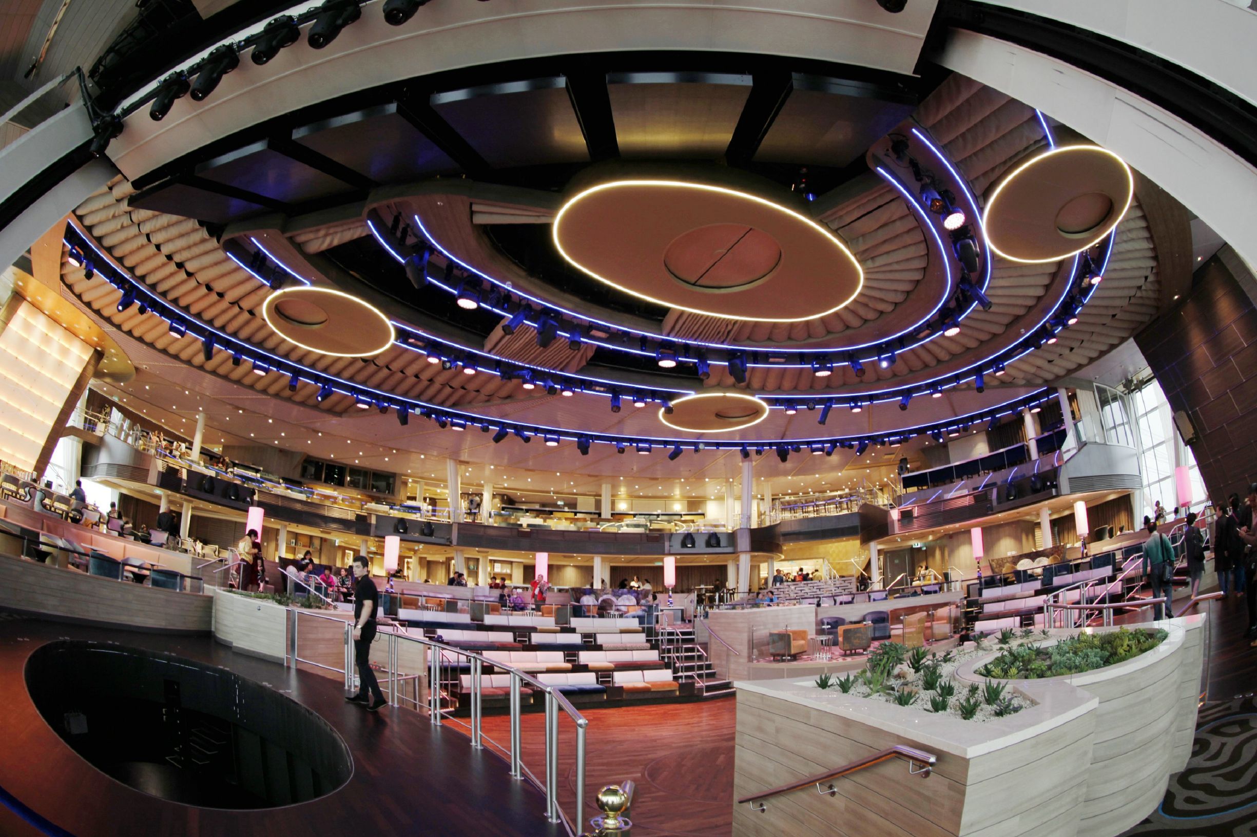 海洋量子号消费攻略,海洋量子号自由行攻略