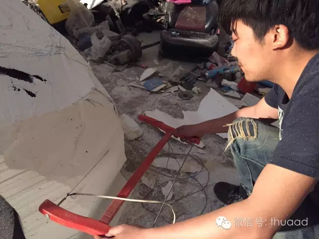 5名本科生，每天只睡6小时，1辆电动轿跑真车，惊艳全场